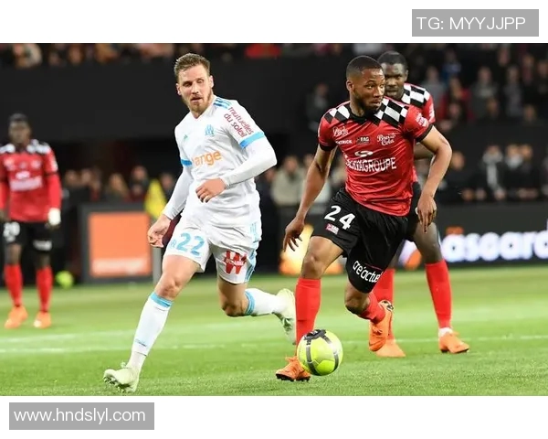 克莱蒙与沙托鲁的激烈对决展现法乙联赛的精彩与悬念