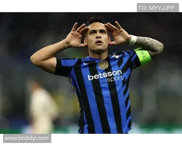 劳塔罗在绿茵场上的崛起与挑战：从天才少年到足球巨星的奋斗之路