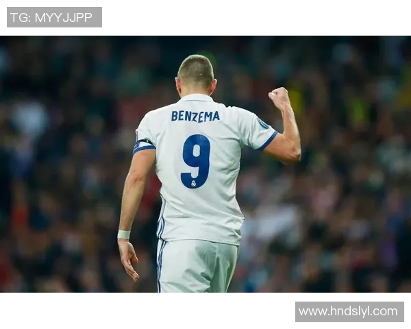 本泽马的传奇之路:从青涩少年到世界足球巨星的华丽转身